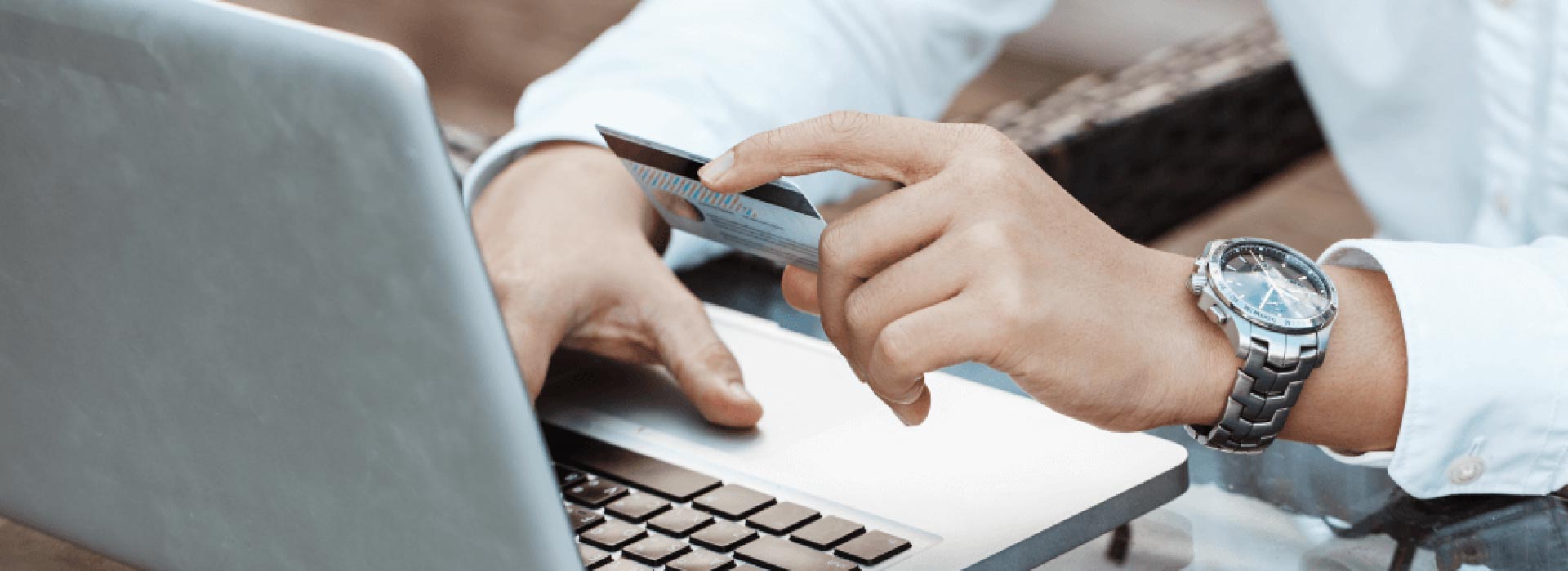 Descubra os fatores que mais influenciam os consumidores a comprar no e-commerce